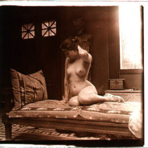 Desnudo artístico estereoscópico en cristal. Fotografía estereoscópica. Jules Richard. The Atrium.