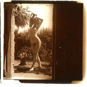 Desnudo artístico estereoscópico en cristal. Fotografía estereoscópica. Jules Richard. The Atrium.