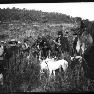 Pareja de fotografías. Escena de cacería en Andalucía. Hacia 1900. Negativo  Caza