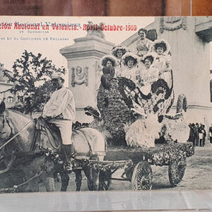 POSTAL EXPOSICIÓN NACIONAL EN VALENCIA 1910: SEÑORITAS PREMIADAS EN EL CONCURSO DE BELLEZAS. Circulada.